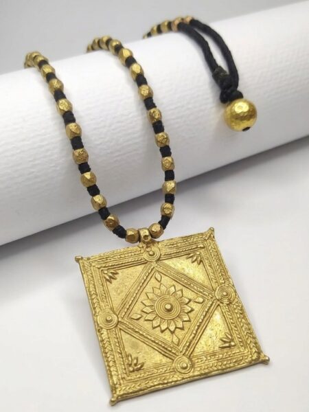 Akriti : The Dokra Pendant Necklace